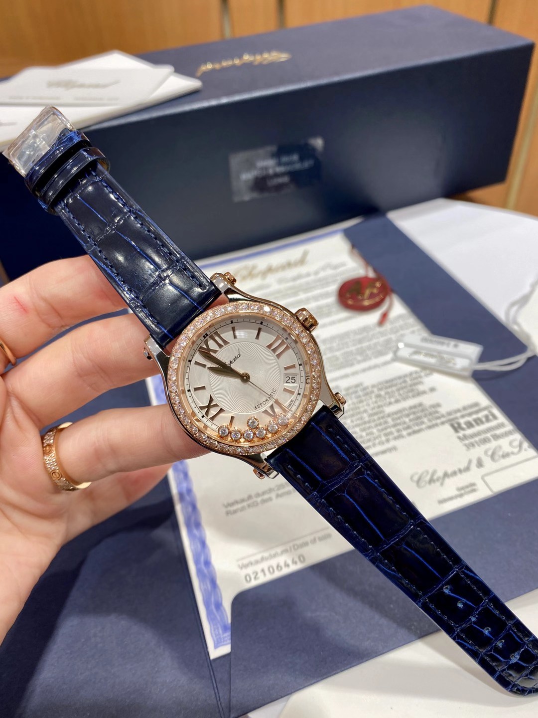 Chopard 萧邦快乐钻系列女表，颜色多种