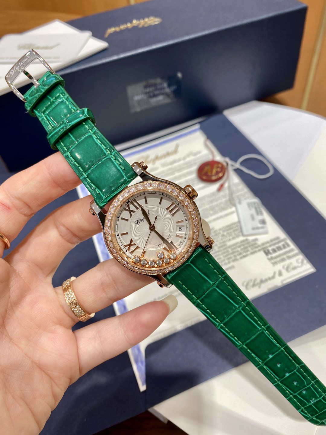Chopard 萧邦快乐钻系列女表，颜色多种