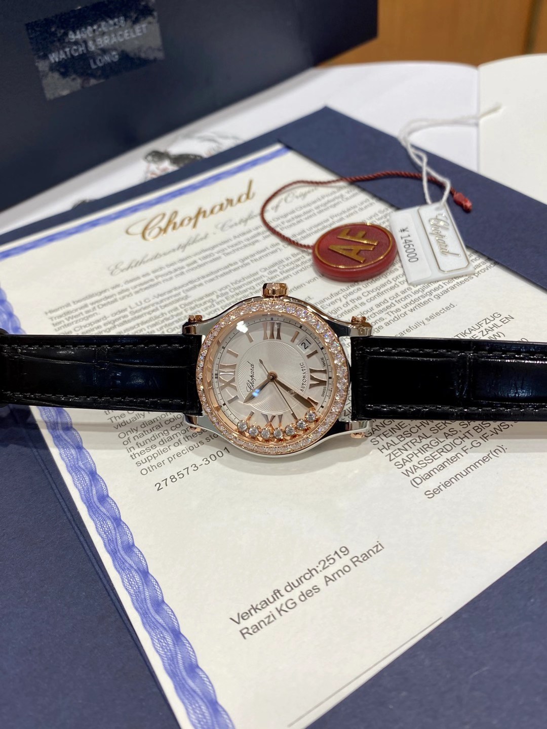 Chopard 萧邦快乐钻系列女表，颜色多种