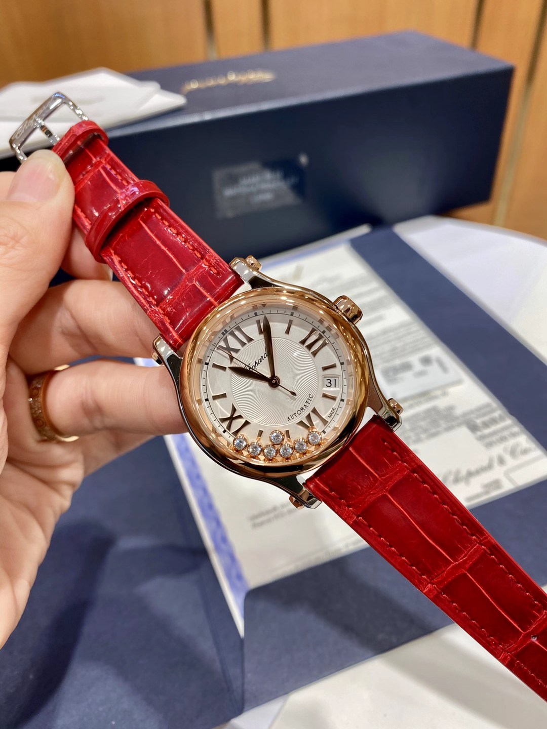 Chopard 萧邦快乐钻系列女表，颜色多种