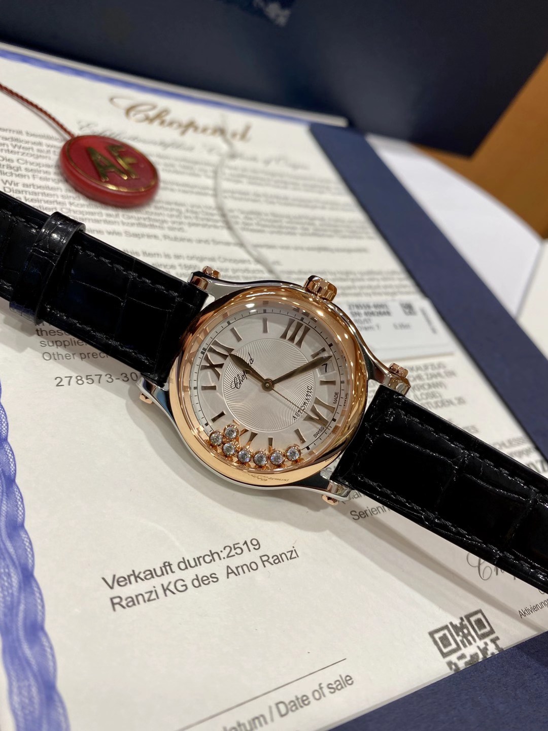 Chopard 萧邦快乐钻系列女表，颜色多种
