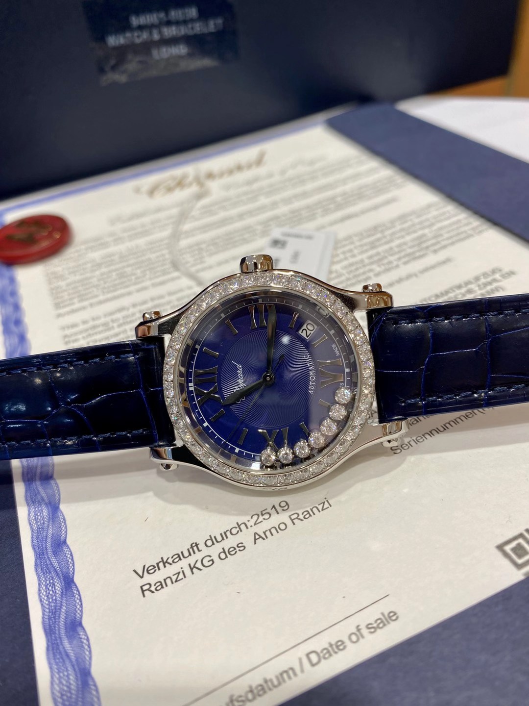 Chopard 萧邦快乐钻系列女表，颜色多种