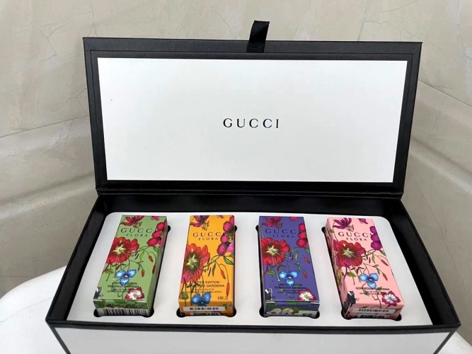 Gucci Flora Gorgeous Gardenia Limited Edition Perfume Set - 4 x 5ml 1 Gucci Flora Gorgeous Gardenia Limited Edition Perfume Set - 4 x 5ml