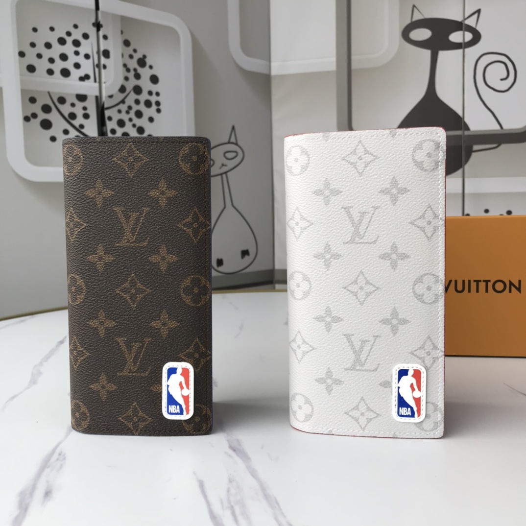 Slim leather bi-fold wallet exterior
