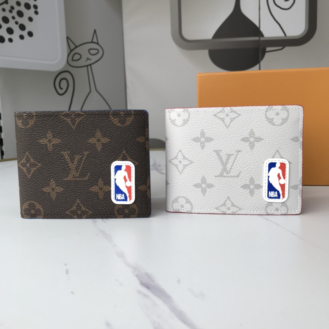 Front view of the bifold wallet.
