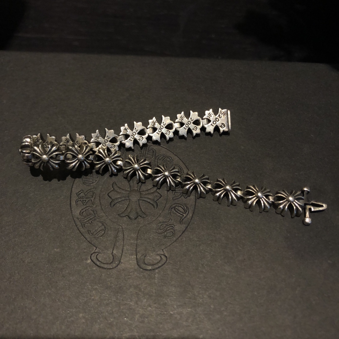 Chrome Hearts 𝐂𝐡𝐫𝐨𝐦𝐞 𝐡𝐞𝐚𝐫𝐭𝐬 克罗心侧十字花手链lasa同款
