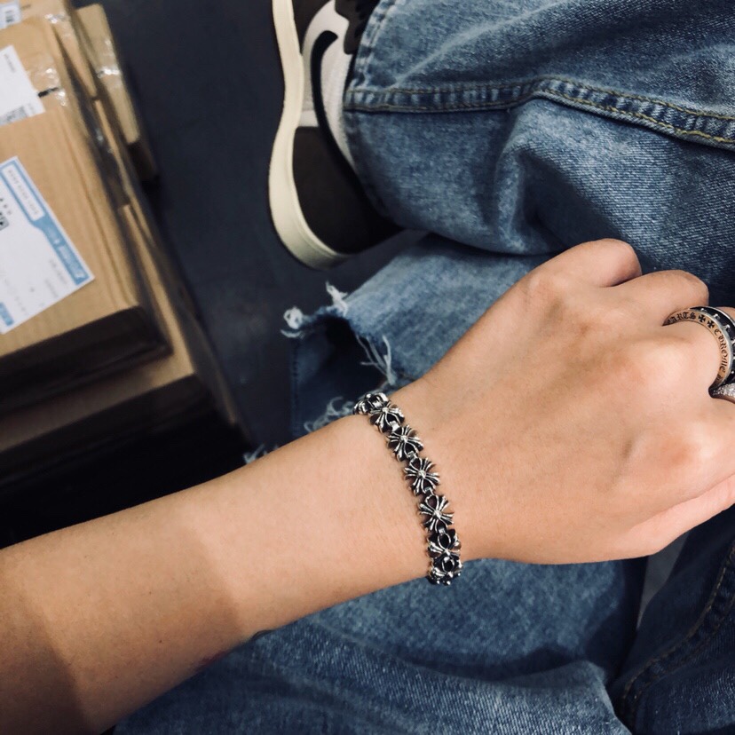 Chrome Hearts 𝐂𝐡𝐫𝐨𝐦𝐞 𝐡𝐞𝐚𝐫𝐭𝐬 克罗心侧十字花手链lasa同款