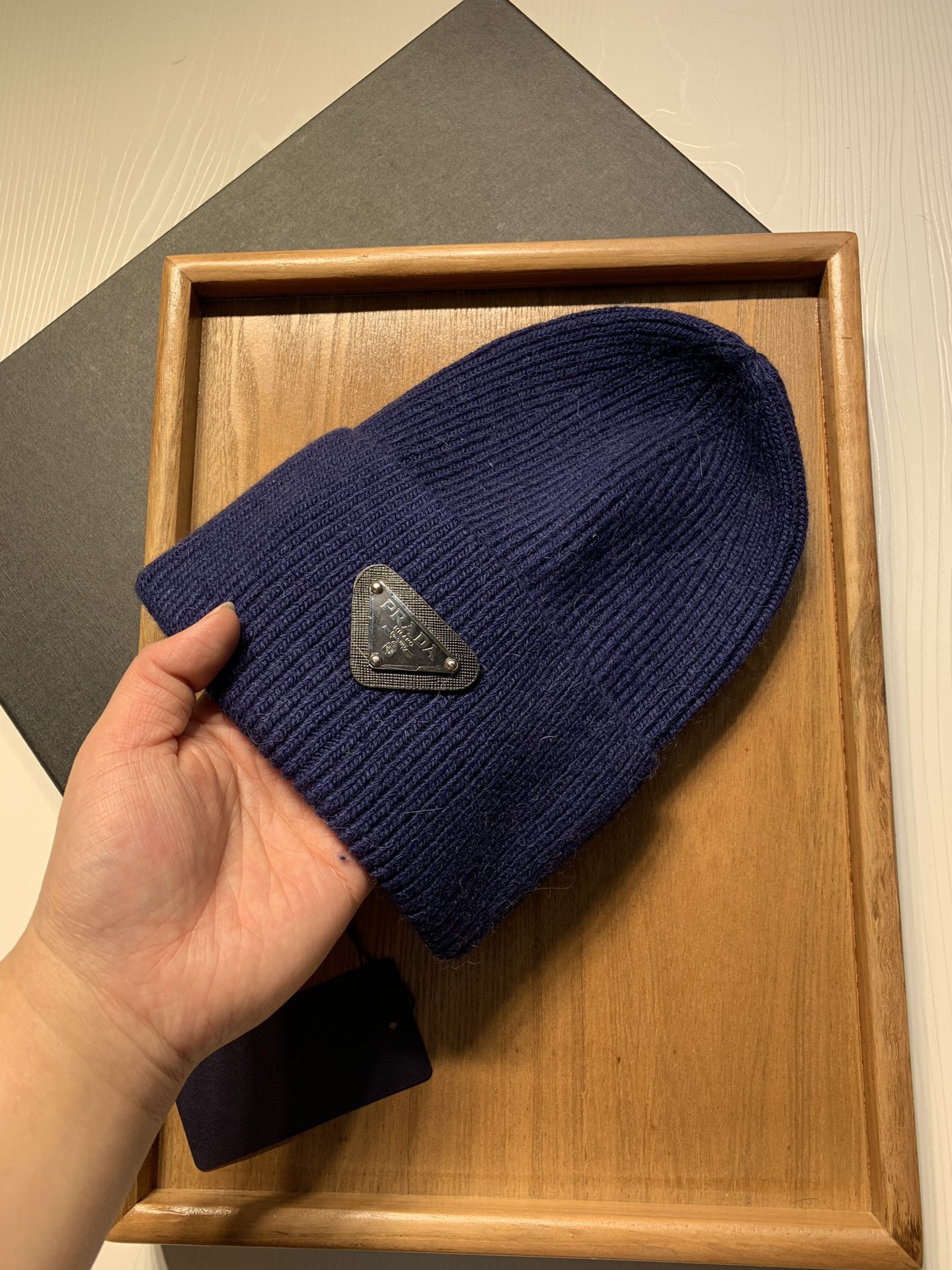 🌹。Prada。 【羊毛单帽】客供小羊毛！珍贵典藏的灵魂帽子！客供色纱.每个颜色都非常好看！经典！手感软