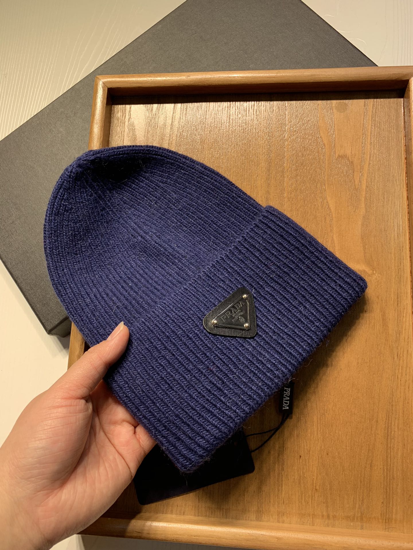 🌹。Prada。 【羊毛单帽】客供小羊毛！珍贵典藏的灵魂帽子！客供色纱.每个颜色都非常好看！经典！手感软