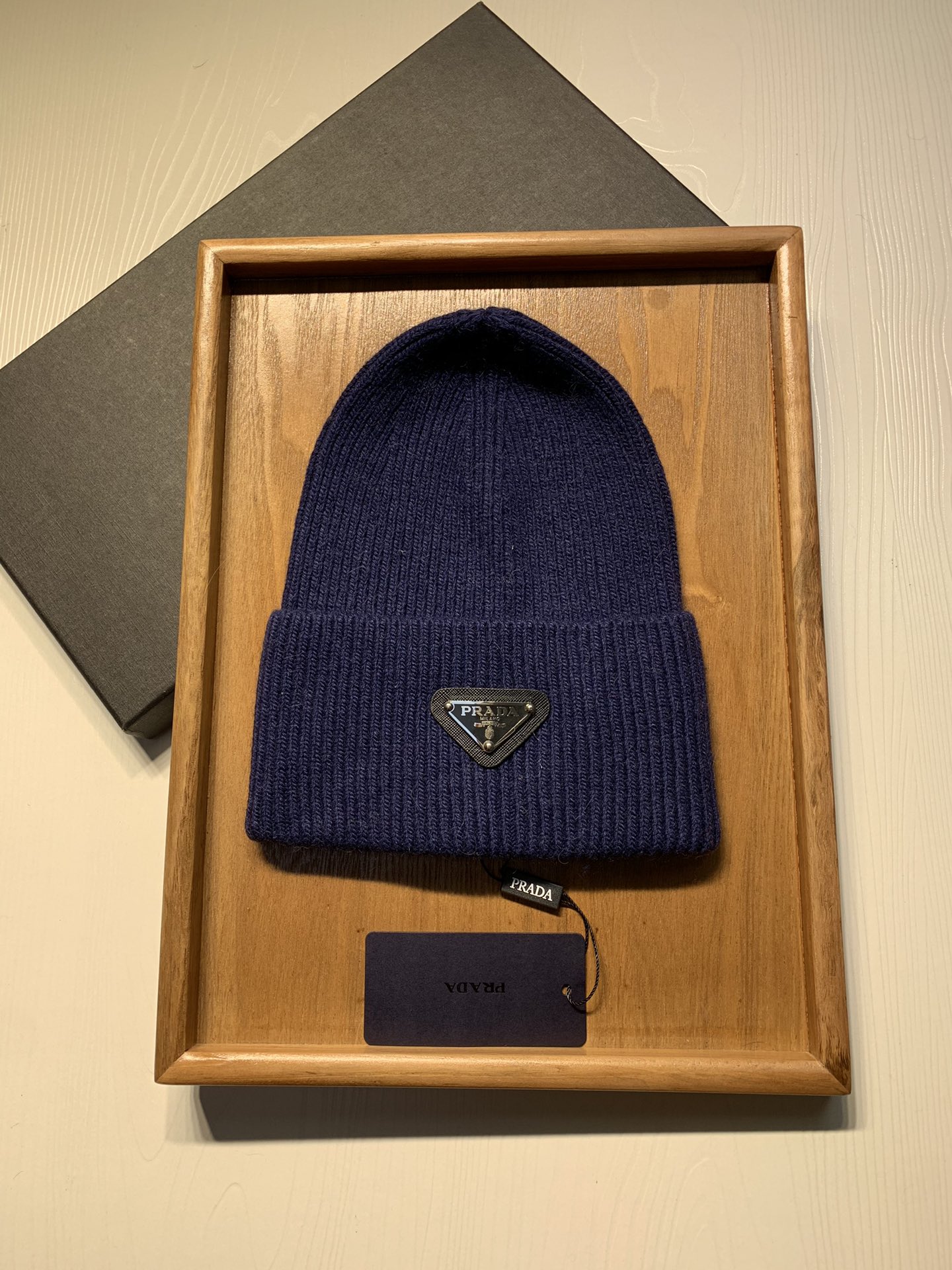 🌹。Prada。 【羊毛单帽】客供小羊毛！珍贵典藏的灵魂帽子！客供色纱.每个颜色都非常好看！经典！手感软