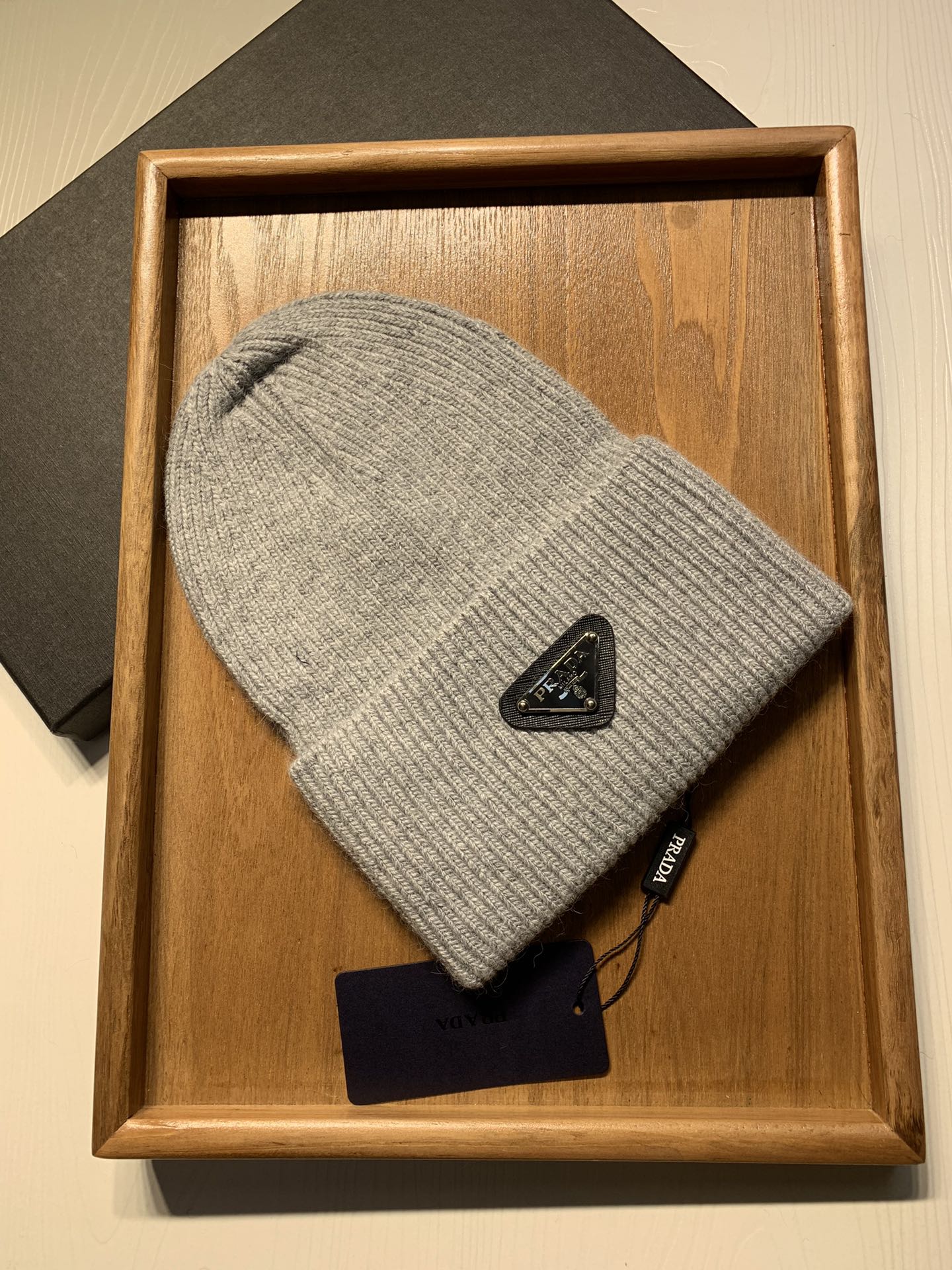 🌹。Prada。 【羊毛单帽】客供小羊毛！珍贵典藏的灵魂帽子！客供色纱.每个颜色都非常好看！经典！手感软