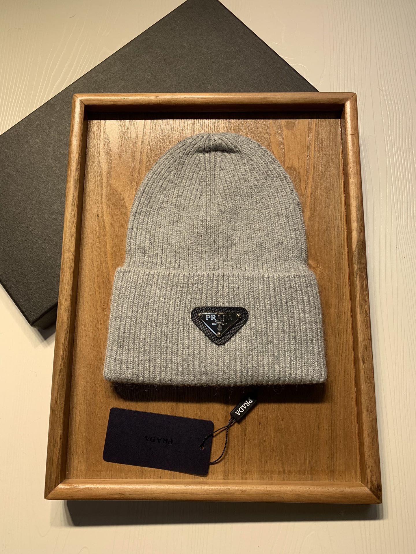 🌹。Prada。 【羊毛单帽】客供小羊毛！珍贵典藏的灵魂帽子！客供色纱.每个颜色都非常好看！经典！手感软