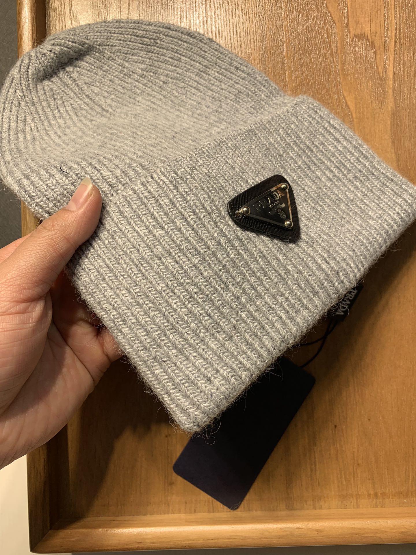 🌹。Prada。 【羊毛单帽】客供小羊毛！珍贵典藏的灵魂帽子！客供色纱.每个颜色都非常好看！经典！手感软