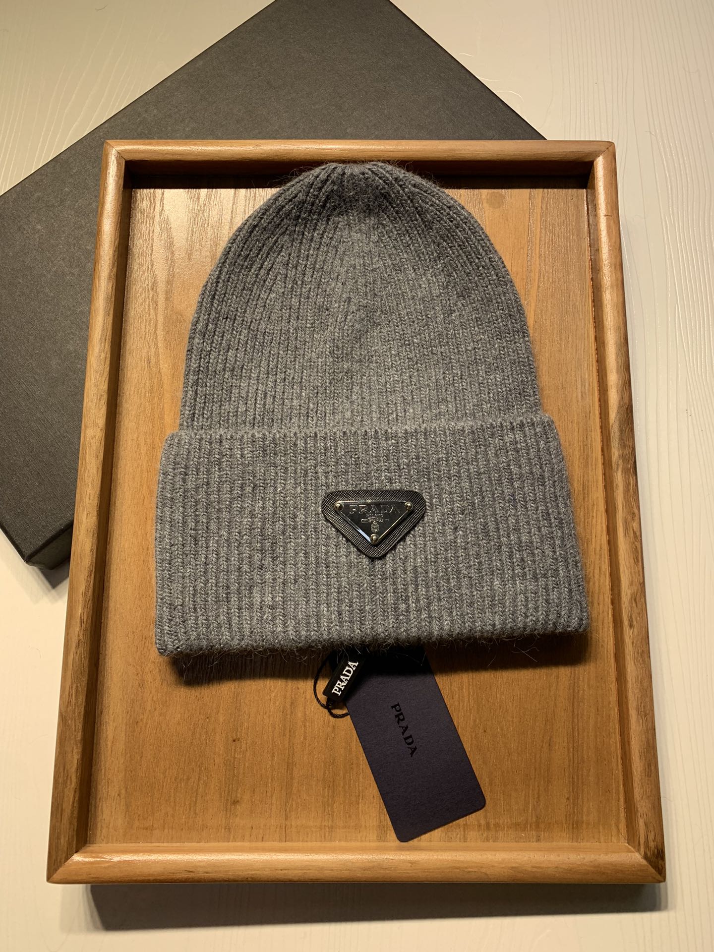 🌹。Prada。 【羊毛单帽】客供小羊毛！珍贵典藏的灵魂帽子！客供色纱.每个颜色都非常好看！经典！手感软