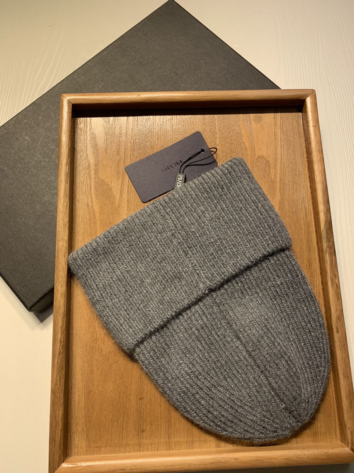 🌹。Prada。 【羊毛单帽】客供小羊毛！珍贵典藏的灵魂帽子！客供色纱.每个颜色都非常好看！经典！手感软