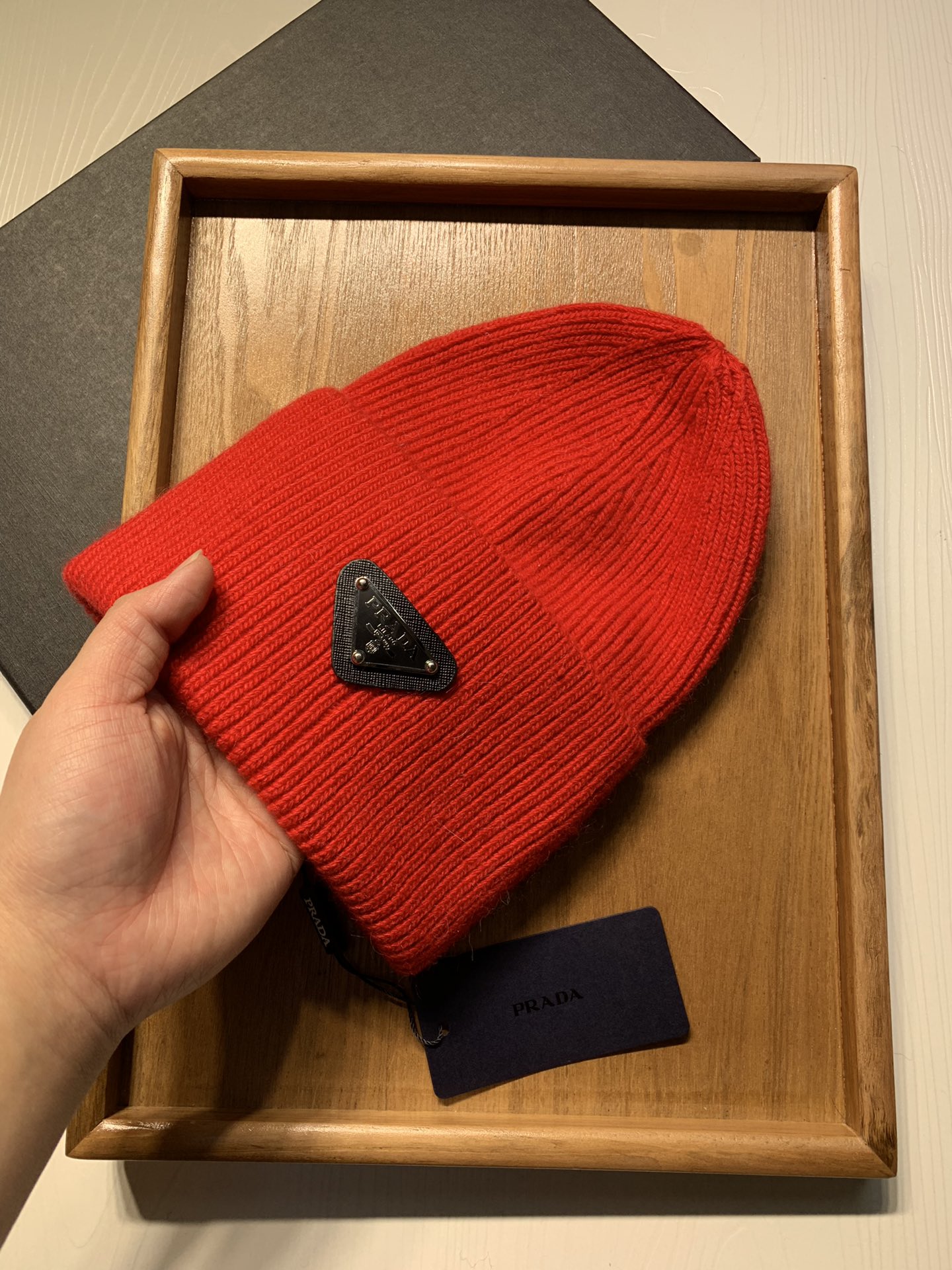 🌹。Prada。 【羊毛单帽】客供小羊毛！珍贵典藏的灵魂帽子！客供色纱.每个颜色都非常好看！经典！手感软