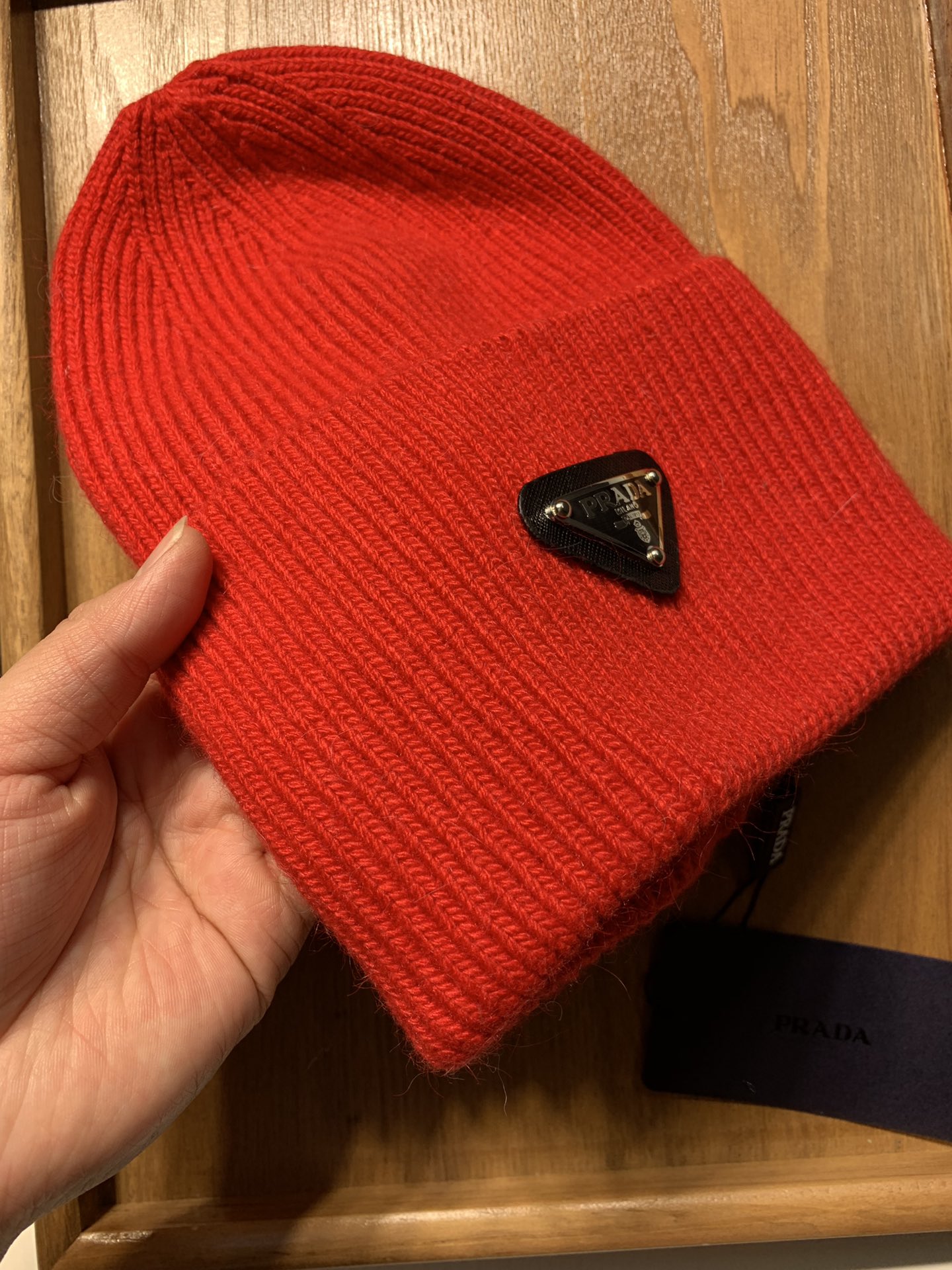 🌹。Prada。 【羊毛单帽】客供小羊毛！珍贵典藏的灵魂帽子！客供色纱.每个颜色都非常好看！经典！手感软