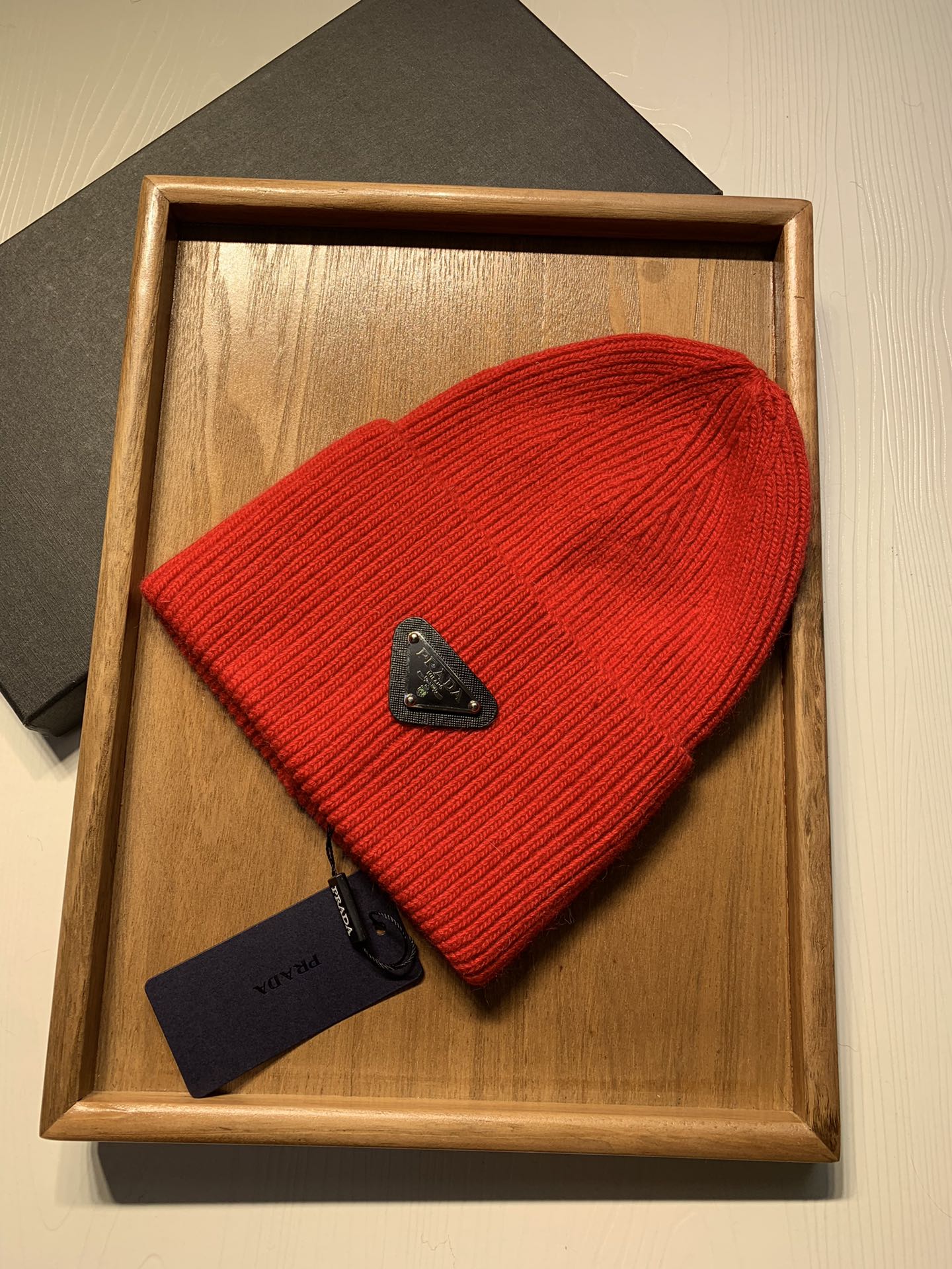 🌹。Prada。 【羊毛单帽】客供小羊毛！珍贵典藏的灵魂帽子！客供色纱.每个颜色都非常好看！经典！手感软