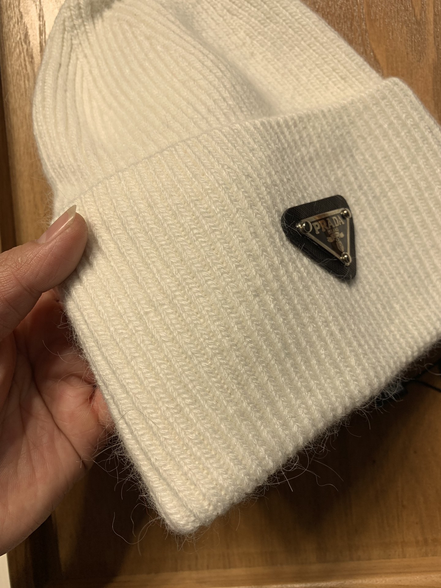 🌹。Prada。 【羊毛单帽】客供小羊毛！珍贵典藏的灵魂帽子！客供色纱.每个颜色都非常好看！经典！手感软