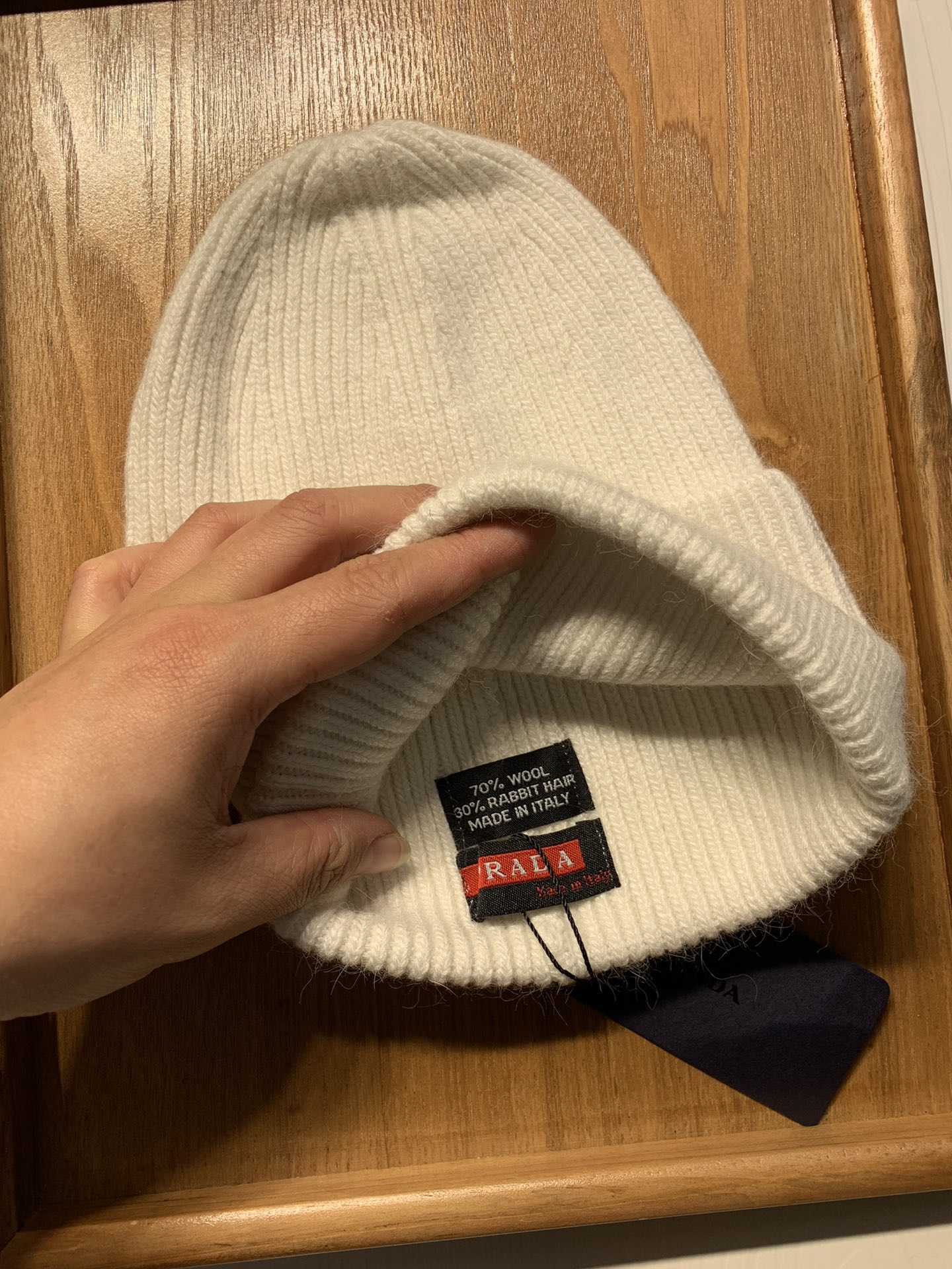 🌹。Prada。 【羊毛单帽】客供小羊毛！珍贵典藏的灵魂帽子！客供色纱.每个颜色都非常好看！经典！手感软