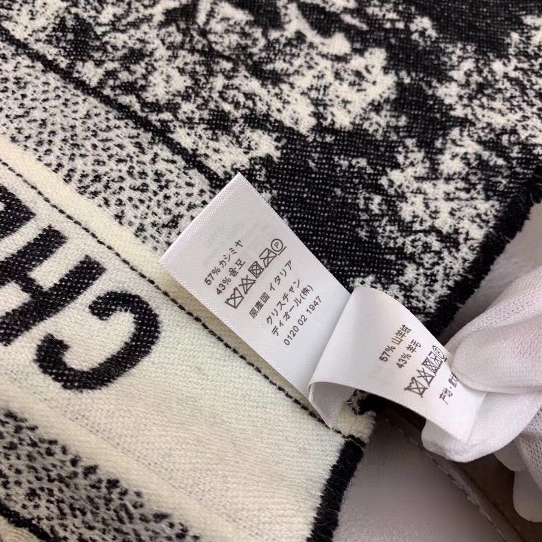 唯一品相对版现货发售对比下市面上的版
