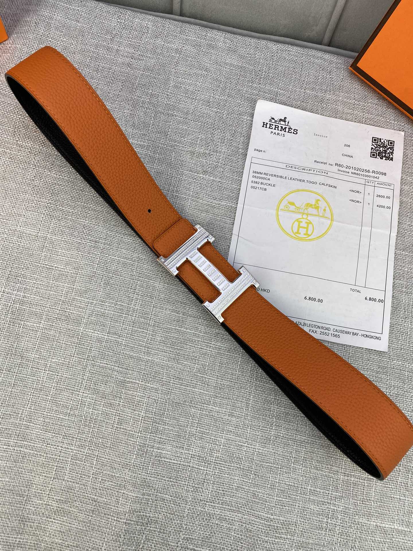 Hermes爱马仕专柜同款3.8cm宽带身采用进口头层Togo牛皮boxer牛皮衬里配以精品施华洛水晶钻