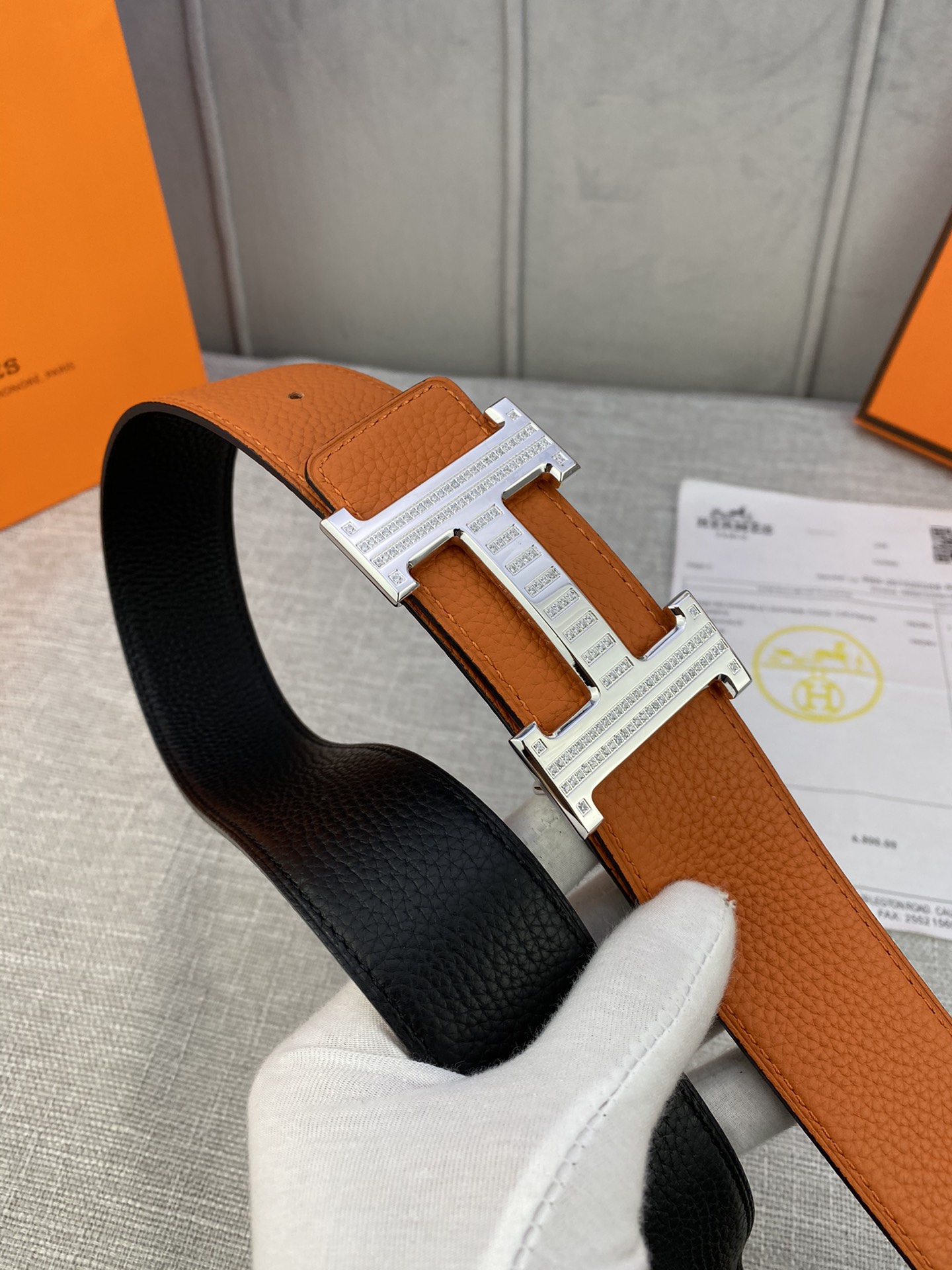 Hermes爱马仕专柜同款3.8cm宽带身采用进口头层Togo牛皮boxer牛皮衬里配以精品施华洛水晶钻