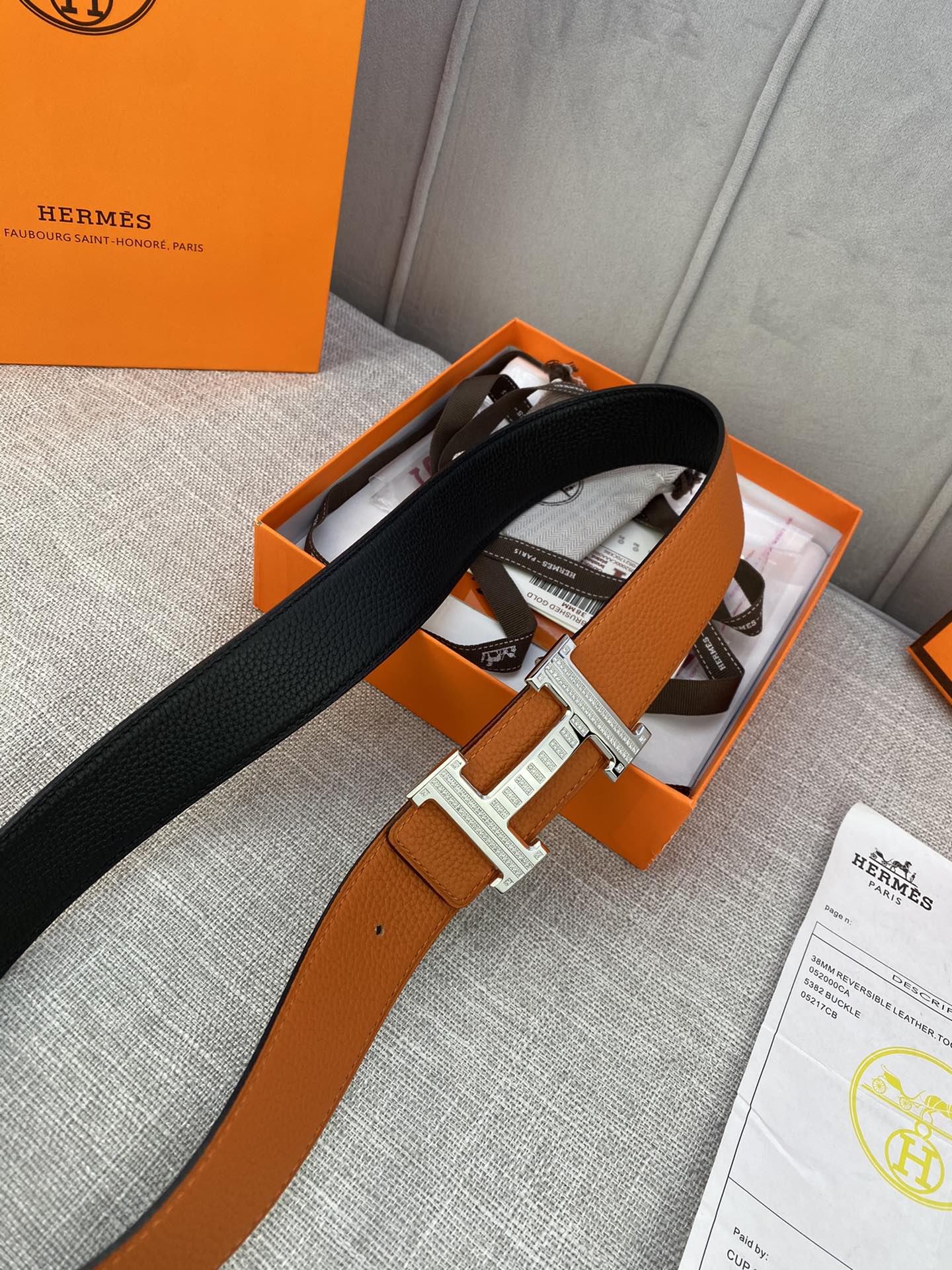 Hermes爱马仕专柜同款3.8cm宽带身采用进口头层Togo牛皮boxer牛皮衬里配以精品施华洛水晶钻