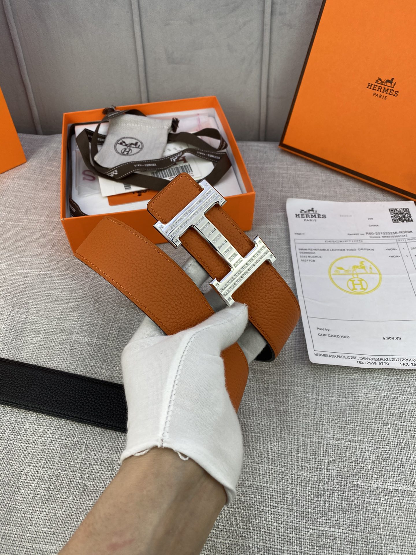 Hermes爱马仕专柜同款3.8cm宽带身采用进口头层Togo牛皮boxer牛皮衬里配以精品施华洛水晶钻
