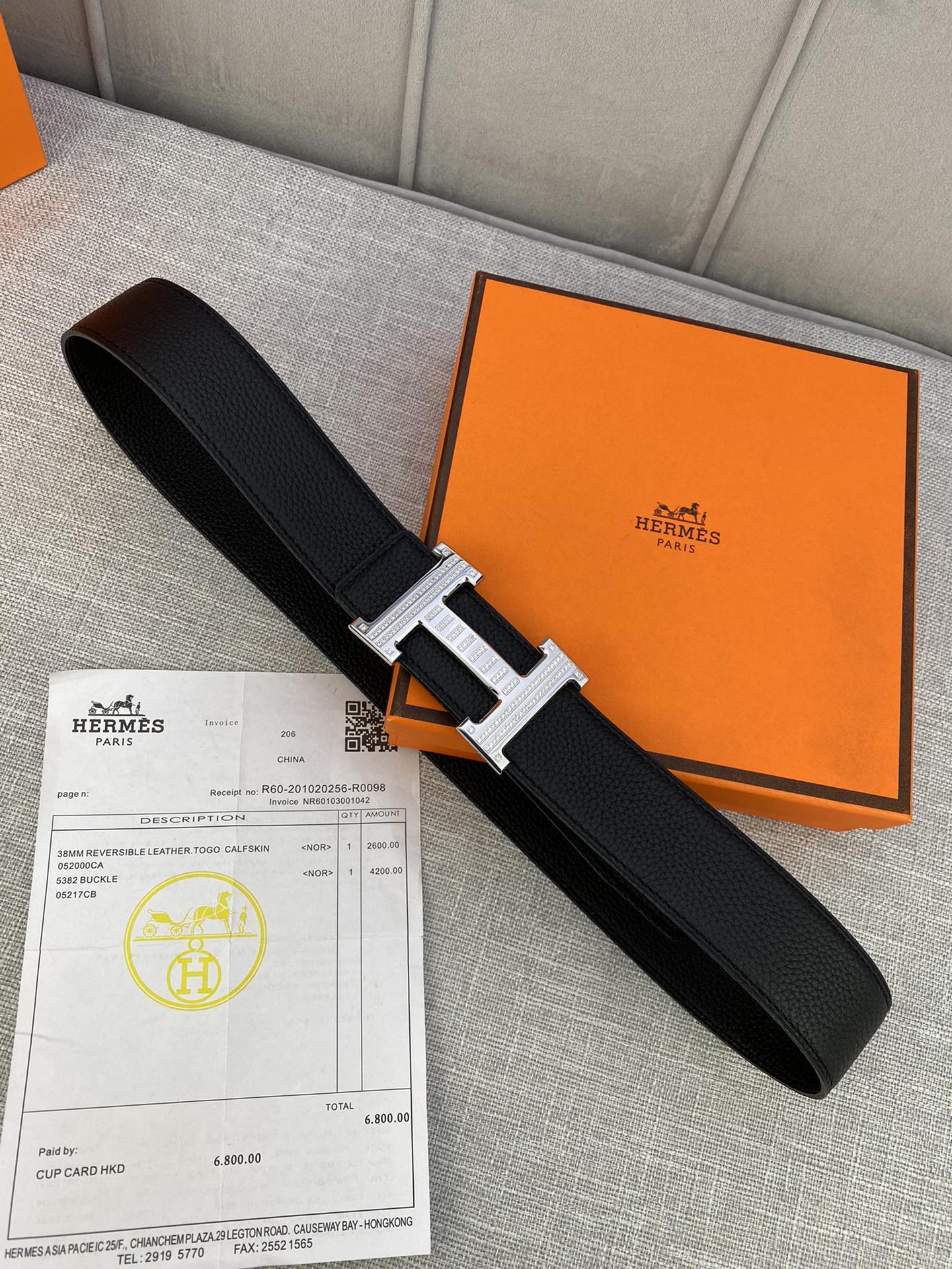 Hermes爱马仕专柜同款3.8cm宽带身采用进口头层Togo牛皮boxer牛皮衬里配以精品施华洛水晶钻