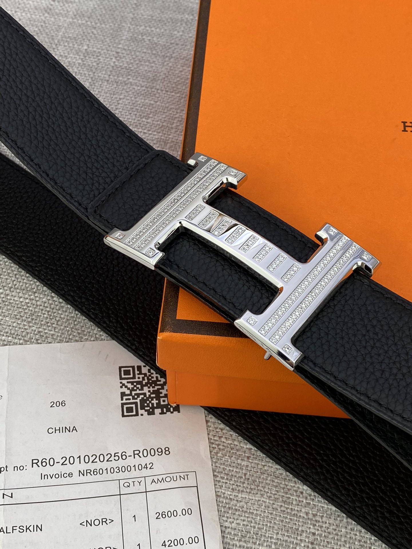 Hermes爱马仕专柜同款3.8cm宽带身采用进口头层Togo牛皮boxer牛皮衬里配以精品施华洛水晶钻