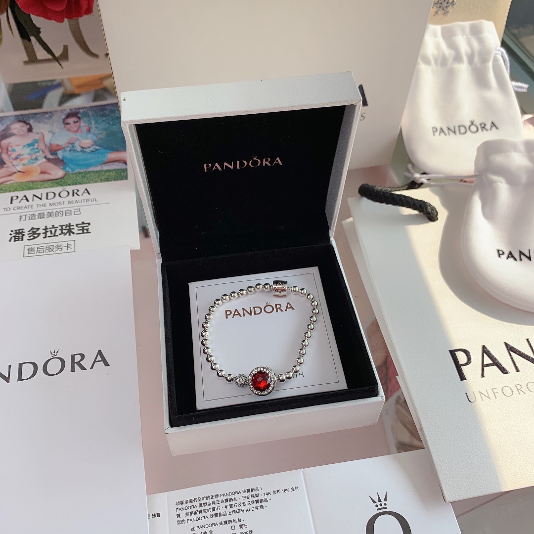 NO:103552,The same style as Pando bracelet on the official website is 925 sterling silver beaded bracelet inlaid with cat eye set!  Classic, new bracelet styles, inspiration from the art of body perforation and unruly punk style... This Pandora beaded pachy bracelet is made of exquisite polishing, full beaded bracelet, wooden barrel style buckle, one of which is inlaid with amphibole exquisite and elegant... Pandora bracelet, bracelet, pure silver19860909官网同款潘多 拉手链925纯银串珠密镶手链猫眼套装！经典不衰 全新手链款式 从身体穿孔艺术和不羁朋克风中获得灵感……这款潘多 拉串珠密镶手链采用精美抛光工艺制作,全缀珠手链 木桶样式链扣 其中一颗镶有密镶闪石精美雅致……,潘多拉手链,bracelet,pure silver,Jewelry