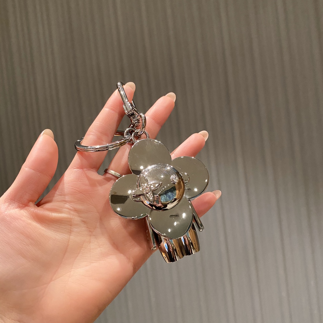 Close-up of the Vivienne doll keychain