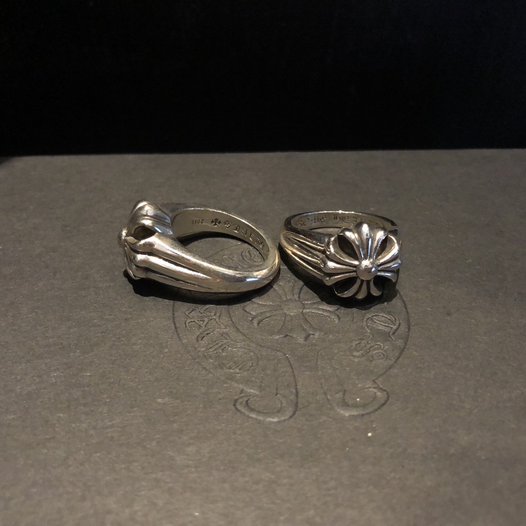 Chrome Hearts 开版 独家拍摄 （MZ）𝐂𝐡𝐫𝐨𝐦𝐞 𝐡𝐞𝐚𝐫𝐭𝐬 克罗心大十字花戒指