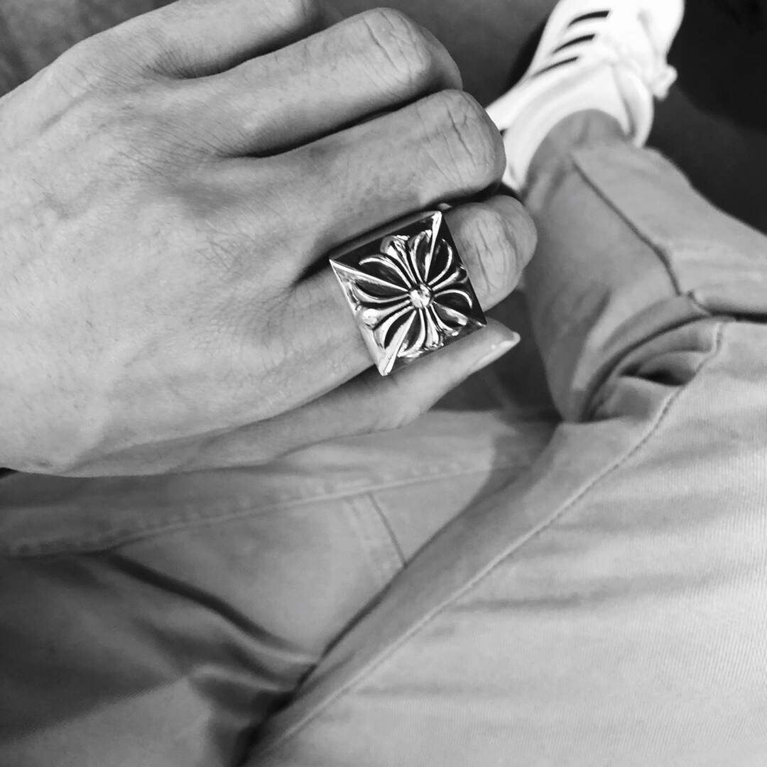 Chrome Hearts 𝐂𝐡𝐫𝐨𝐦𝐞 𝐡𝐞𝐚𝐫𝐭𝐬 克罗心四方大十字戒