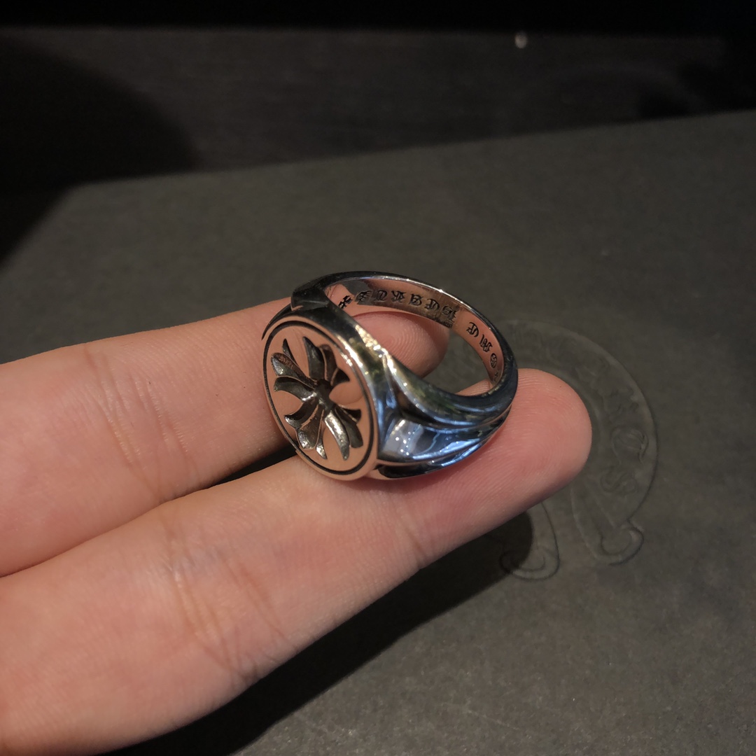 Chrome Hearts 𝐡𝐞𝐚𝐫𝐭𝐬 克罗心印章镂刻戒指