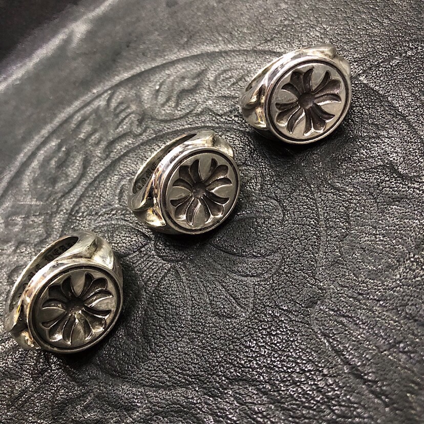 Chrome Hearts 𝐡𝐞𝐚𝐫𝐭𝐬 克罗心印章镂刻戒指