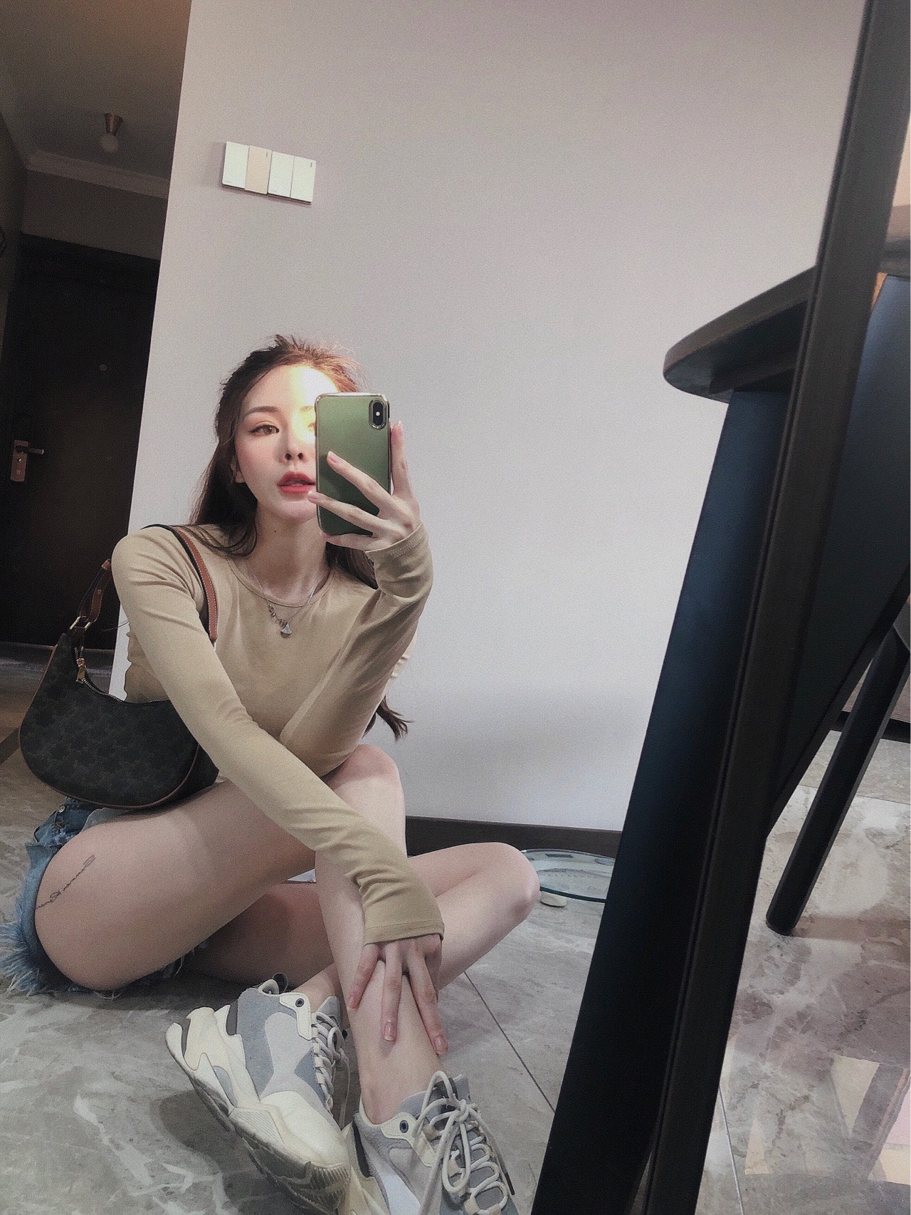 CELINE AVA 老花Ttiomphe腋下包 193952