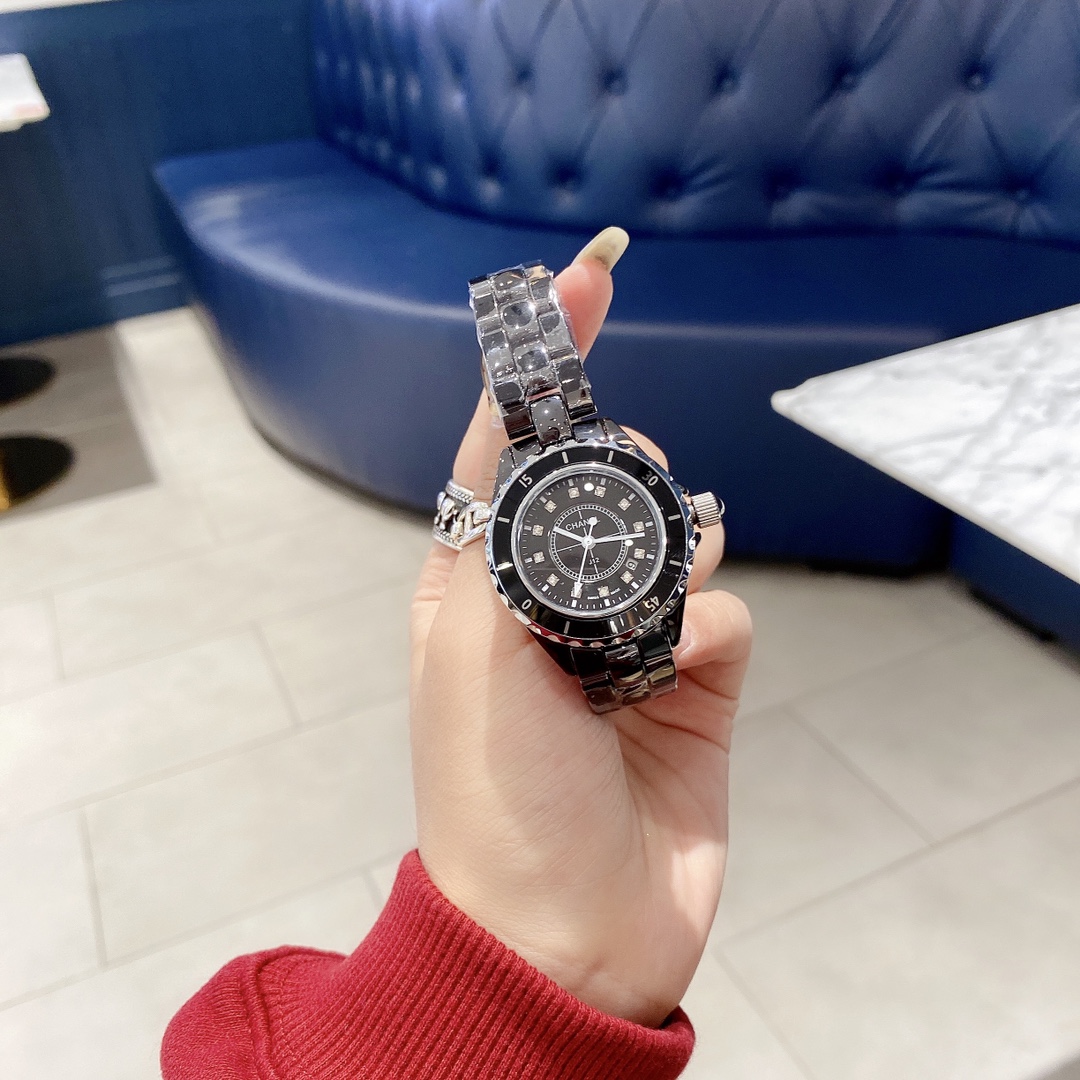 “Chanel J12 Quartz Watch: High-Quality Ceramics in 399 Degrees” - 图片 3