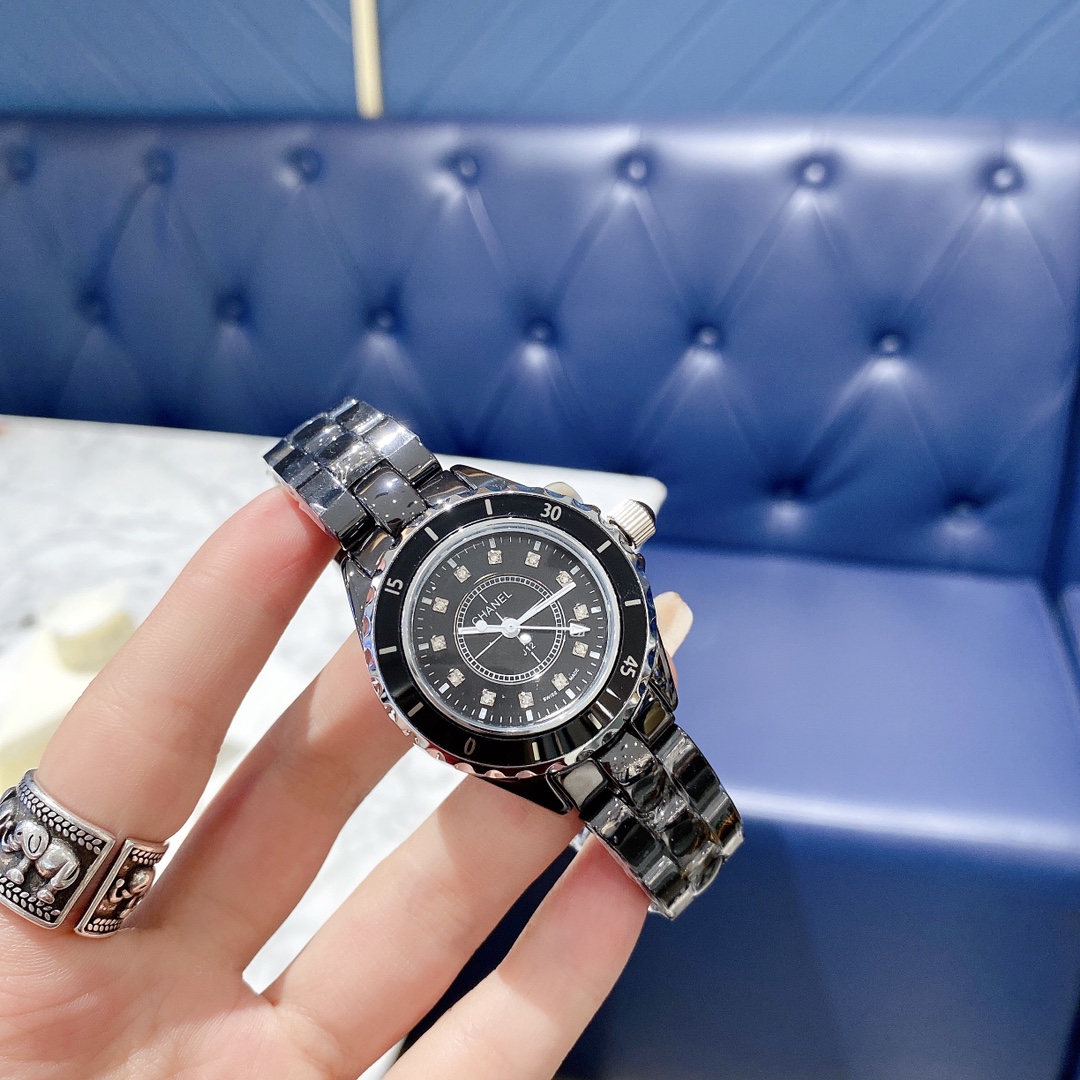 “Chanel J12 Quartz Watch: High-Quality Ceramics in 399 Degrees” - 图片 2