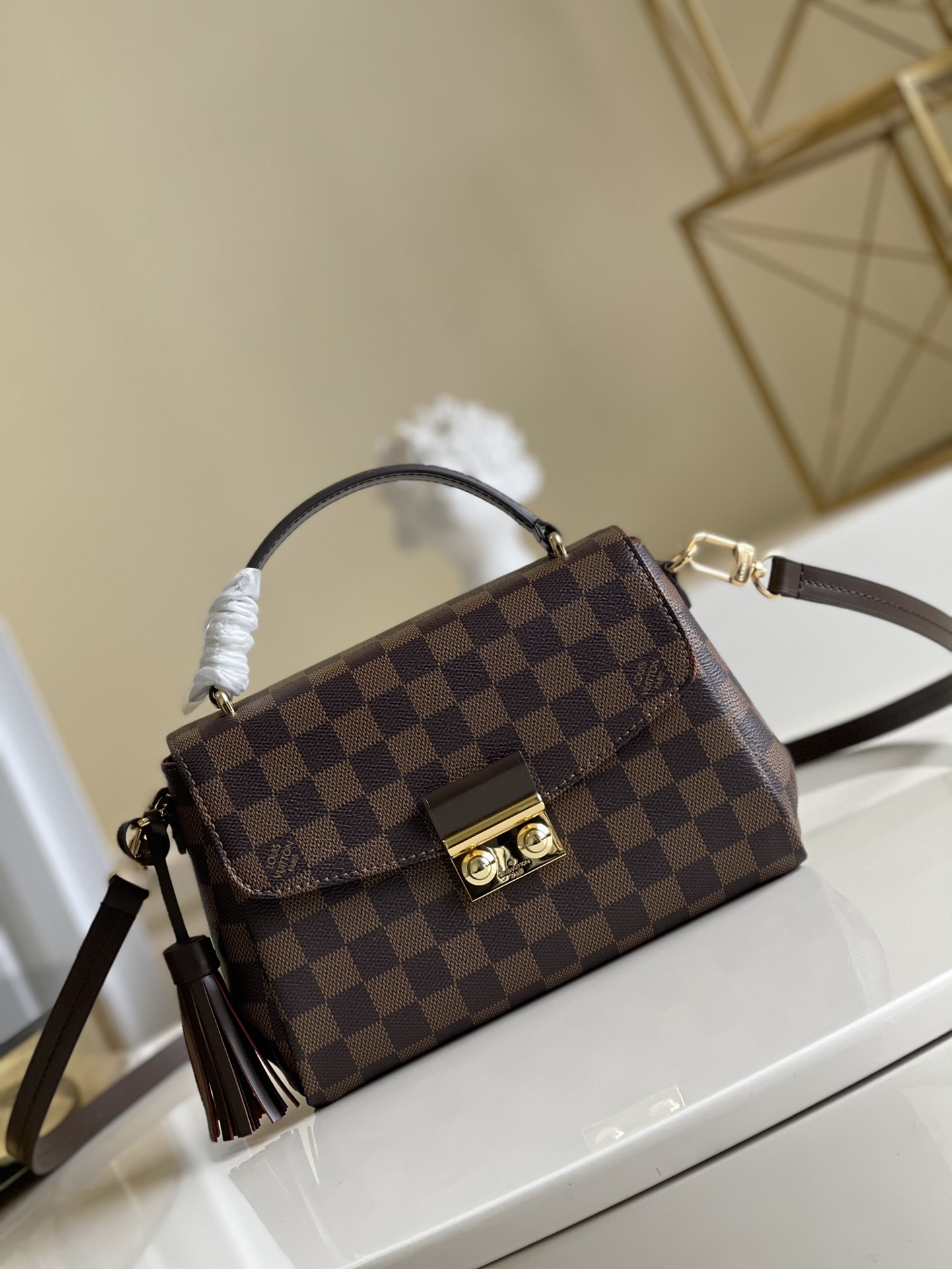 NO:396403,[Exclusive real shot N53000] Croisette damier coffee postman bag Another handbag in addition to metis is hugely popular Original hardware Liquid material only version Comparison with independent identity code 24.5*24.2*9cm With full packaging f.,LV [original leather],louis vuitton19860909【独家实拍N53000】croisette damier咖啡邮差包 又一款除了metis巨巨火的手袋 原厂五金 里布材料唯一对版 随意对比 内设独立身份编码 24.5*24.2*9cm 配全包装 f.,LV【原厂皮】,louis vuitton,Bag