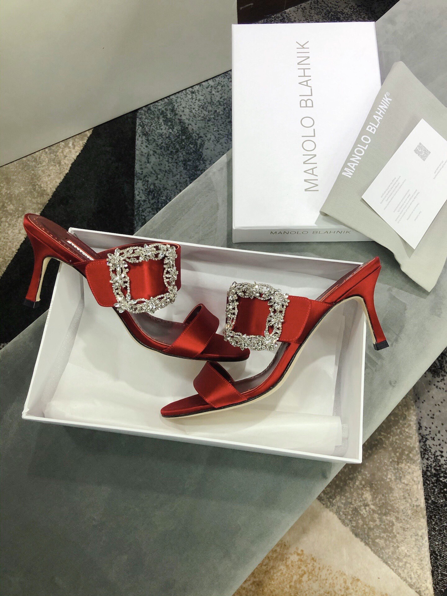 Luxury Italian Materials Create Manolo Blahnik’s Precision Shoes: Code 34-40, 7.5cm High - 图片 7