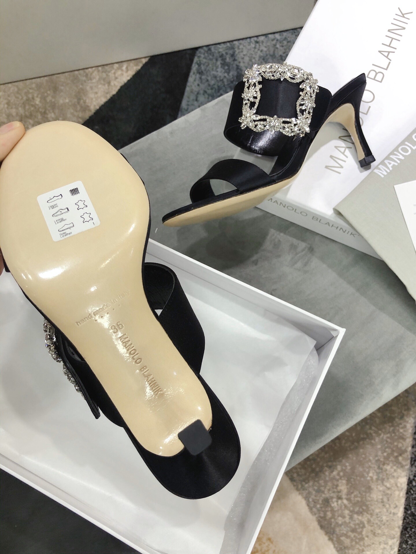 Luxury Italian-made Manolo Blahnik shoes with 7.5 cm heels, priced at P600. - 图片 7