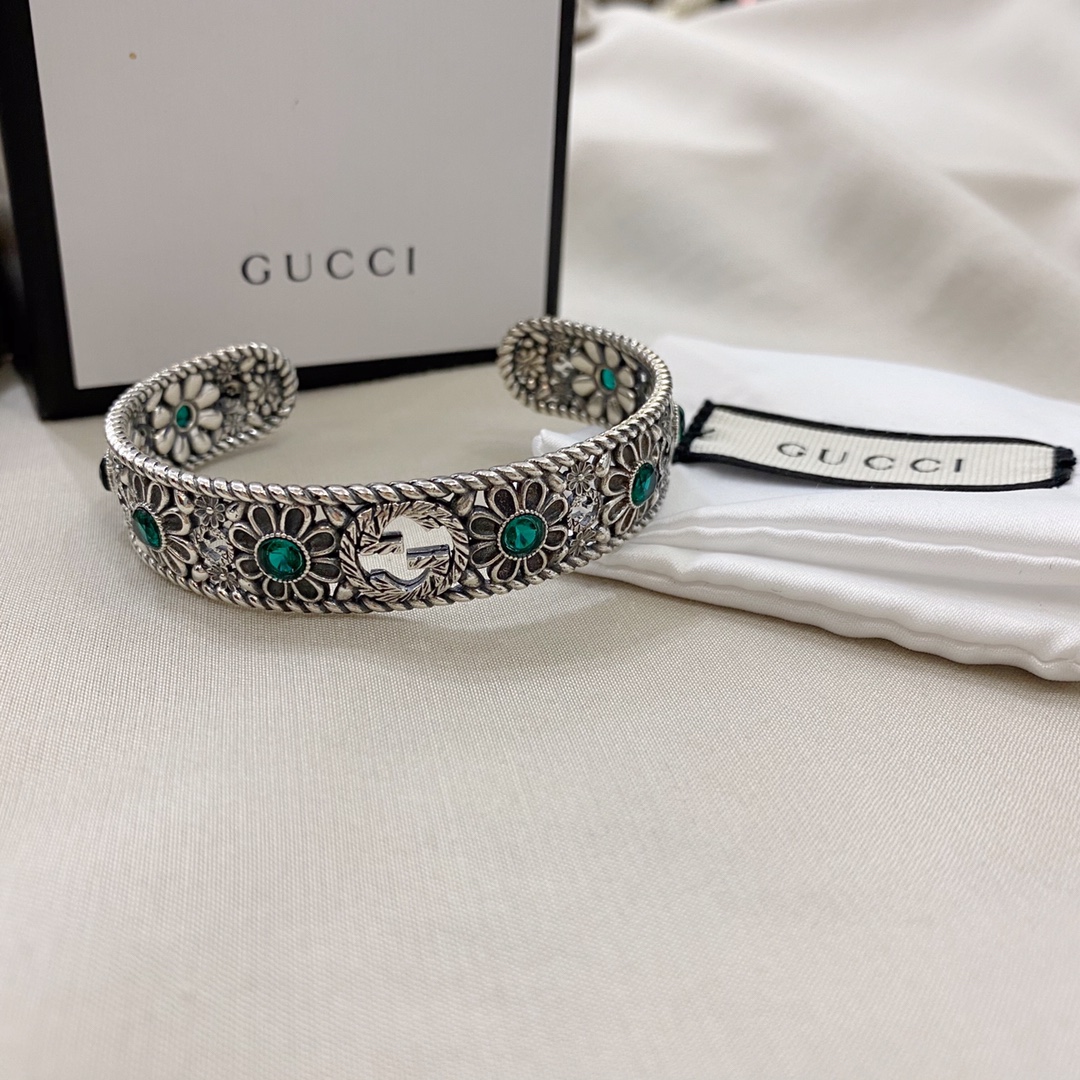 NO:104336,Gucci purchase Gucci 925 sterling silver double G daisy retro bracelet size 19cm weighs about 30g, Gucci bracelet, gucci, gucci, bracelet, pure silver19860909Gucci代购古驰925纯银双G雏菊复古手镯 尺寸19cm重约30g,古驰手镯,gucci,gucci,bracelet,pure silver,Jewelry