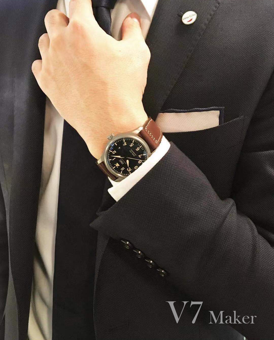 Louis Vuitton 1 V7不惜成本单独再购一只原装开模 耗时两年 终可修正市面现有版本的所有不足 独家防指纹技术同步原装