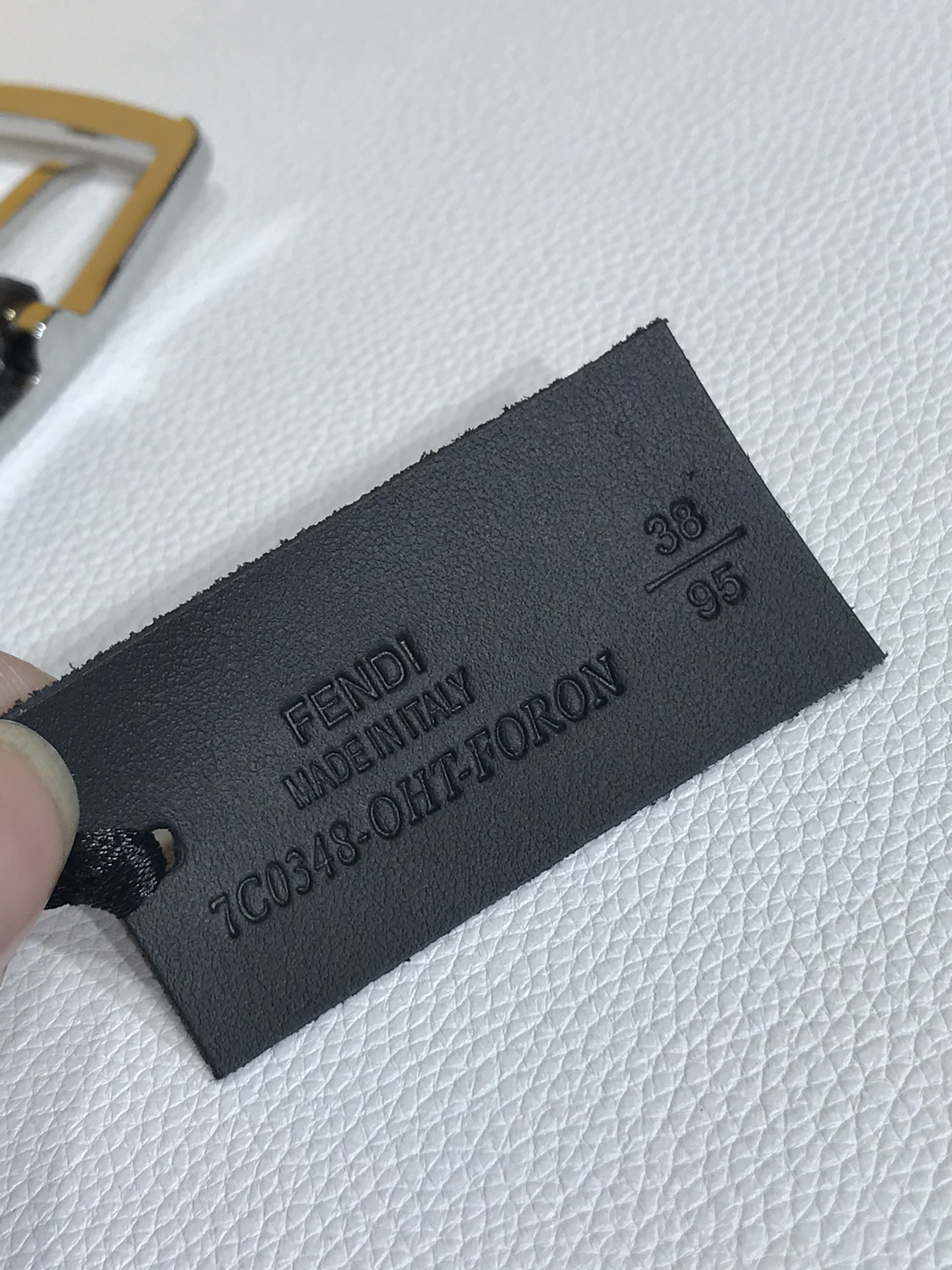 Fendi 五金做工精细 线条流畅 表面光滑 𝐙𝐏电镀工艺 香港通关【𝐇𝐀𝐀𝐒】 进口皮料