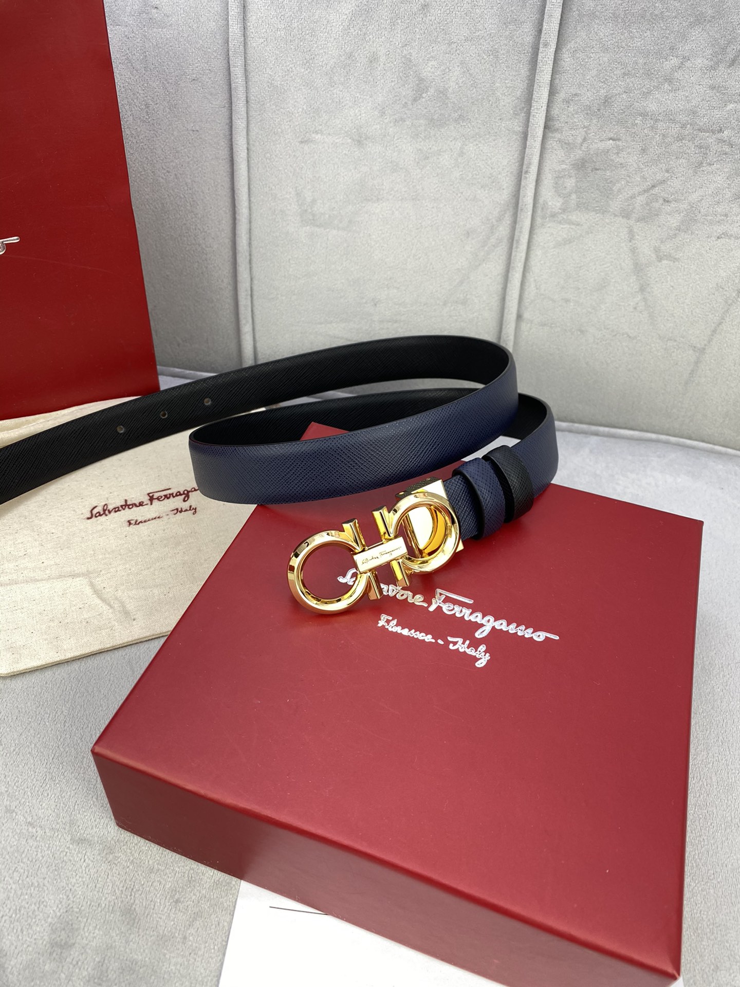 Ferragamo Luxury Designer Handbag Shoulder Crossbody Bag crafted in 8