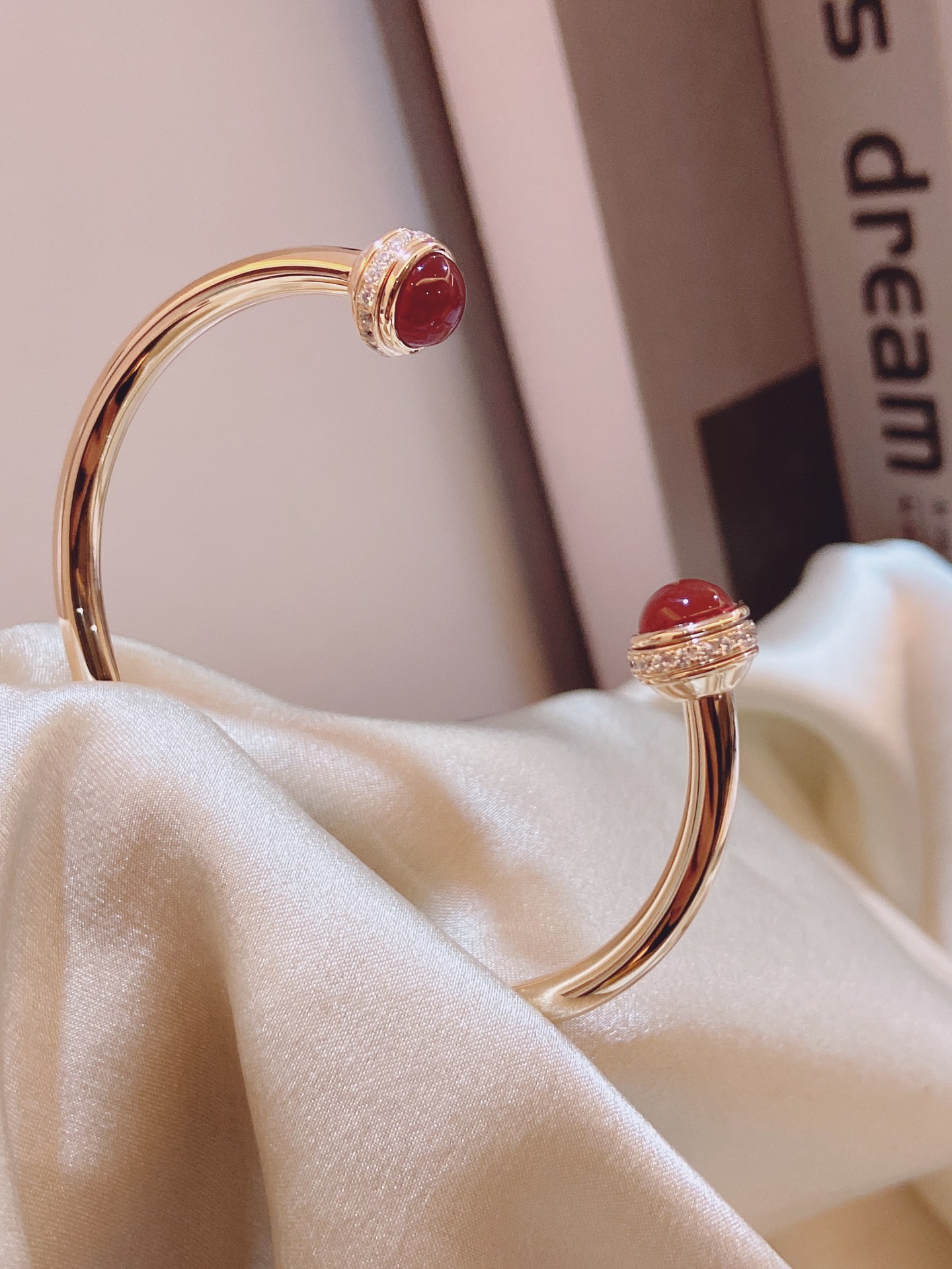 Wholesale Jewelry Collection: Elegant, Colorful, and Unique Designs for Women’s Romance - 图片 4