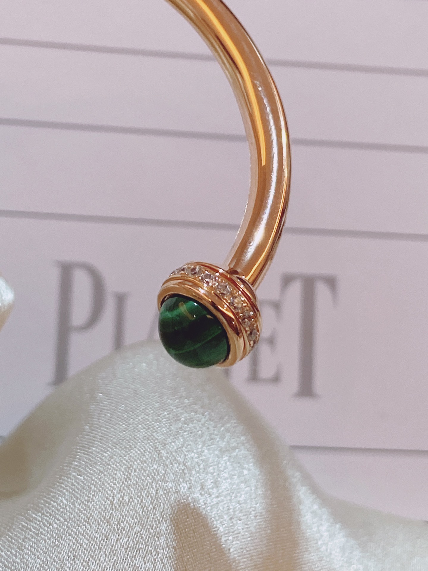 Wholesale Jewelry Collection: Elegant, Colorful, and Unique Designs for Women’s Romance - 图片 6