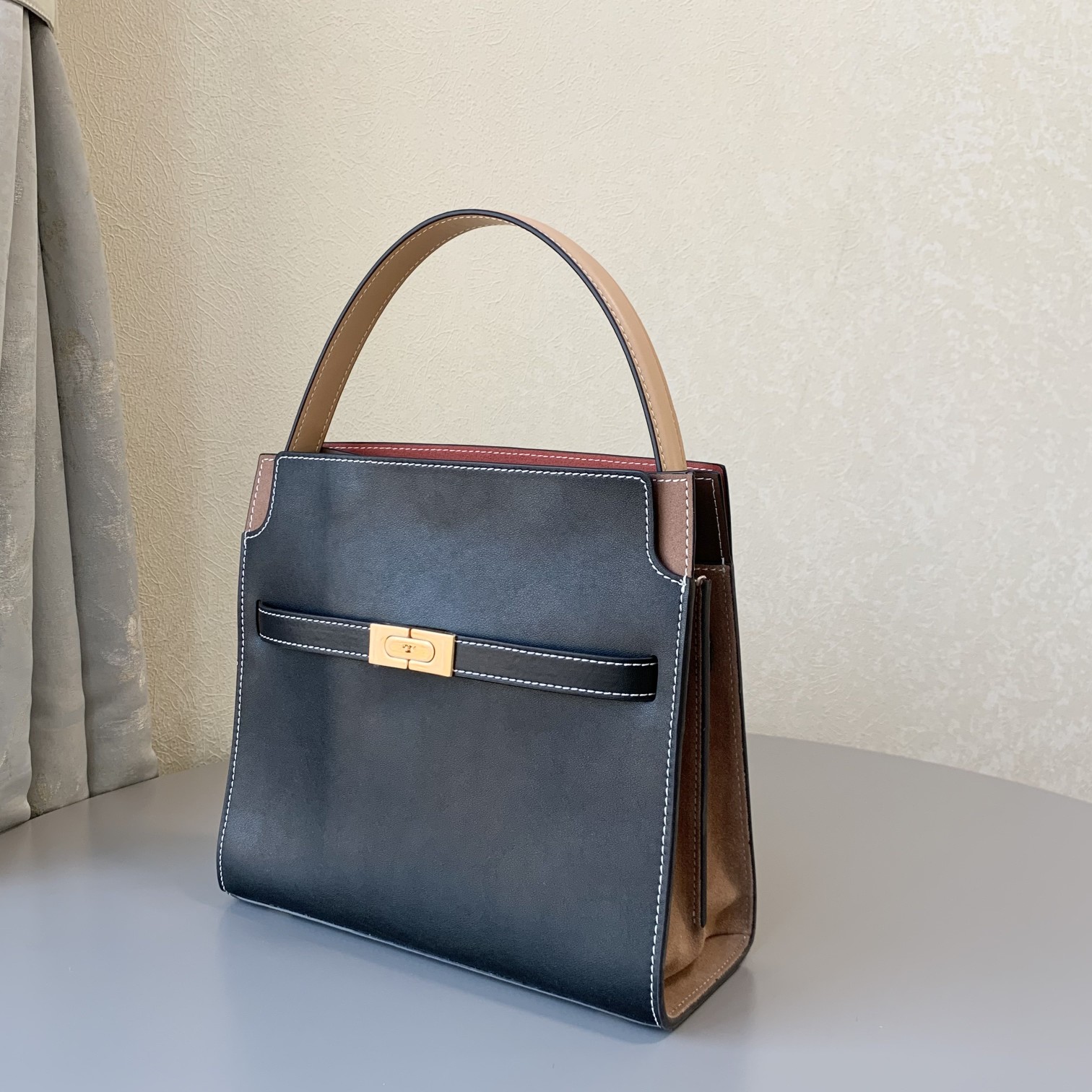Tory Burch 小号黑色TORY BURCH 新款托特包 头层纳帕牛皮＋ 磨砂五金 手提单肩斜挎均可